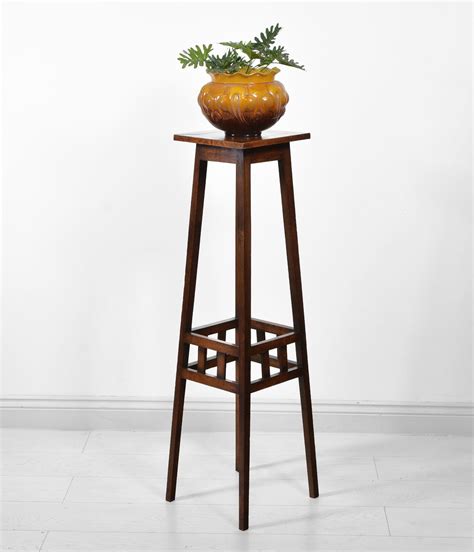 An American Arts And Crafts Mission Oak Plant Stand Circa