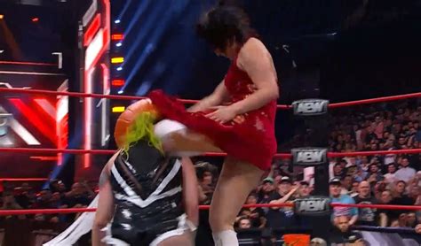 Hikaru Shida Retains AEW Womens Title In Halloween Themed Match On AEW