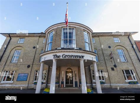 england,hampshire,test valley,stockbridge,the historic grosvenor hotel Stock Photo - Alamy