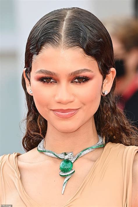 Zendaya Shows Off Her Incredible Legs In Daring Nude Thigh Split Gown Celebrity Jewelry