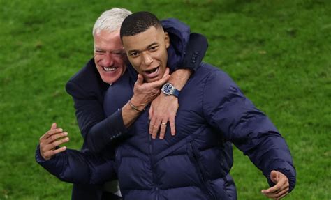 Deschamps Mbappé pasa por una situación complicada pero volverá a