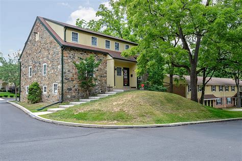 Willow Run Apartments - Willow Grove, PA 19090