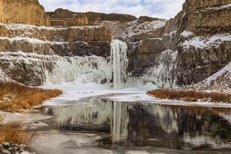 Palouse Falls Frozen Reflection Palouse Falls Starbuck Washington