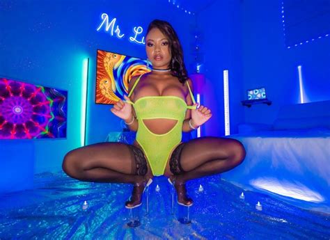 Anal Obsessed Pornstar Avery Jane Gets Cum Filled Mr Lucky POV