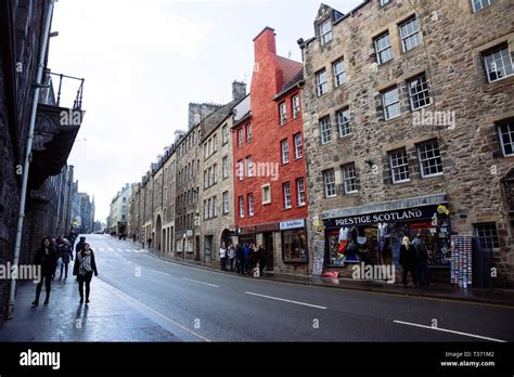 Royal Mile Street View Edinburgh Hi Res Stock Photography And Images