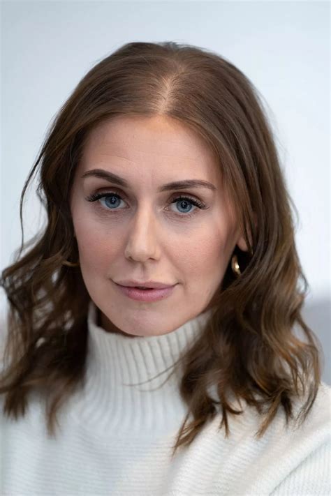 Woman left so scared of stalker she met once she couldn't close her