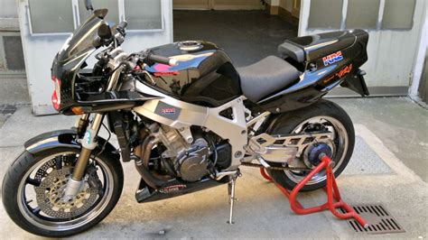 Umgebautes Motorrad Honda Cbr Rr Fireblade Von Kps Mike T Bike