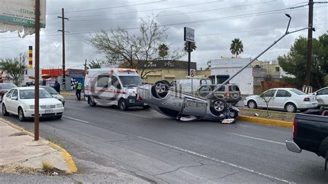 Reportan Choque Con Volcadura En Calles De La Colonia Colinas Del Sol