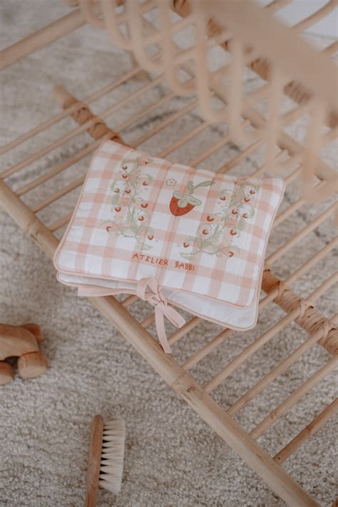 Wet Wipes And Cloth Bag Strawberry