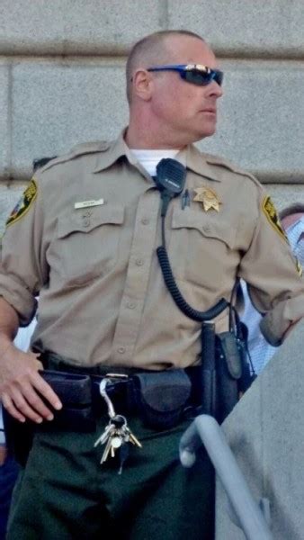 Das Sind Vier Gay Police Officer Echt Cool Markmaster On Tumblr