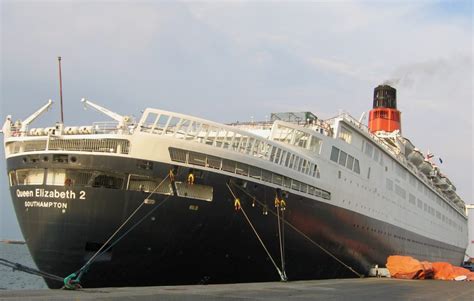 Qe2 Gallery Photos From The Day Dubai Bought Iconic Liner