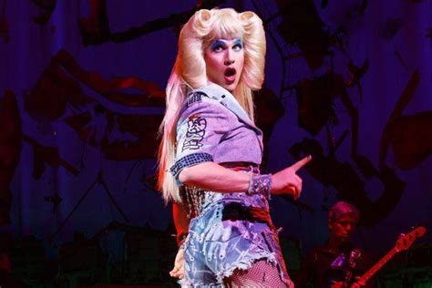 Review Hedwig And The Angry Inch Starring Darren Criss And Lena Hall