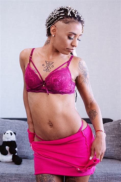 Coco Perl VR Porn Videos VRXdb