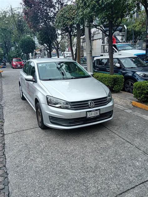 Volkswagen Vento Startline Usado Color Plata Precio