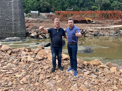 Farroupilha ajuda Nova Roma do Sul na reconstrução da ponte Spaço FM