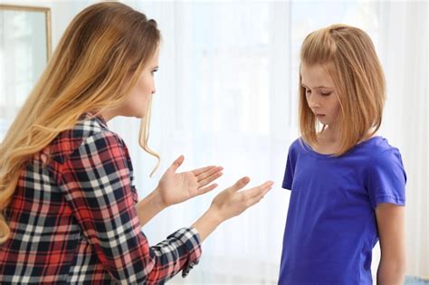 Briga Entre M E E Filha Em Casa Foto Premium