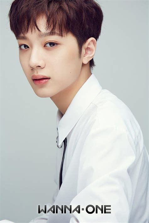 Lai Kuan Lin Wanna One Guan Lin Hd Phone Wallpaper Pxfuel