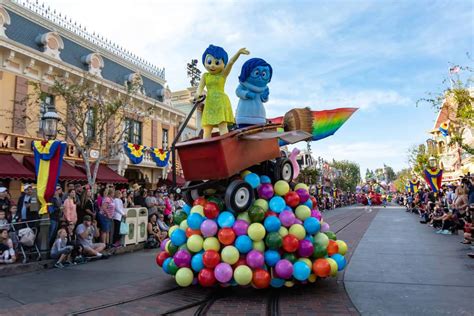 Our Guide To Pixar Play Parade During Pixar Fest At Disneyland Resort