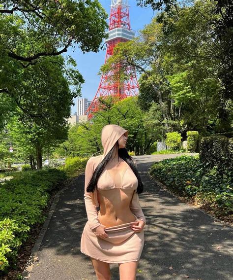 Hot girl Hàn Quốc mặc đẹp chạy bộ khoe body thuộc dân số có cơ thể nữ thần
