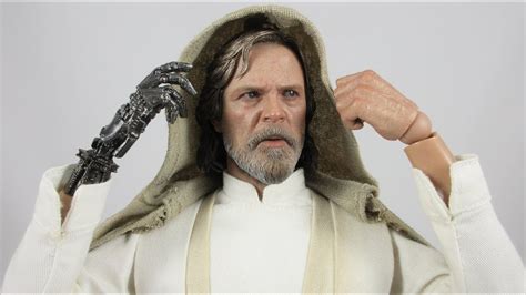 Hot Toys Mms390 Luke Skywalker From The Force Awakens Youtube