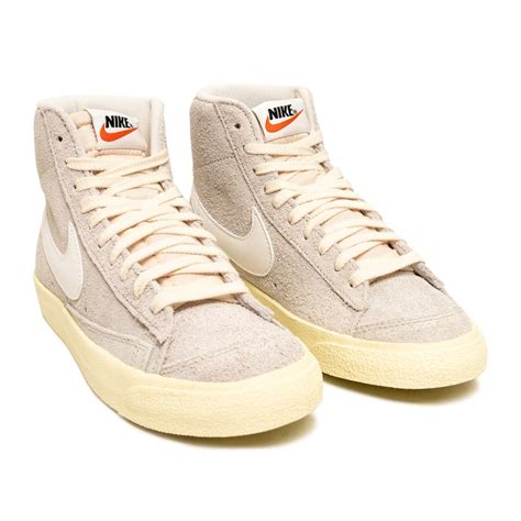 Nike Women Blazer Mid Vintage Light Bone Sail Alabaster Black