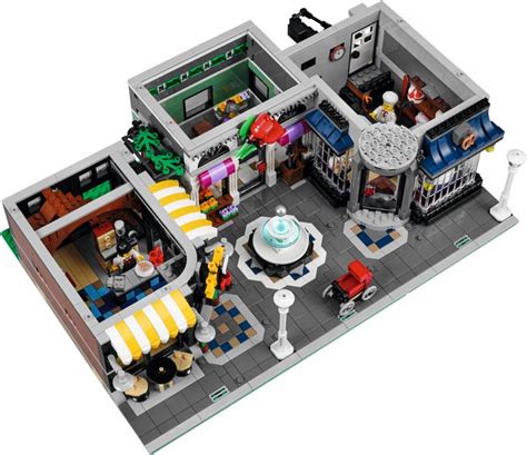 Lego Creator Expert Assembly Square Town