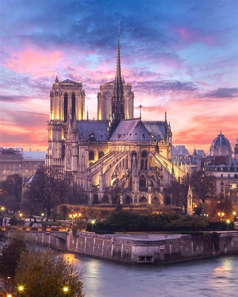 Historia y Arqueología on Twitter La catedral de Notre Dame antes