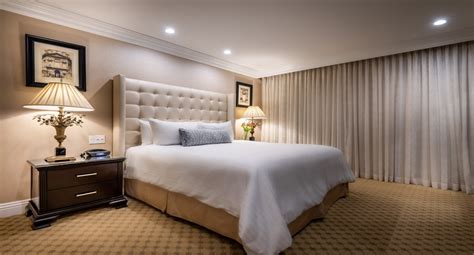 Beverly Hills Plaza Hotel & Spa | TOP RATED Boutique Hotel Near Rodeo Drive