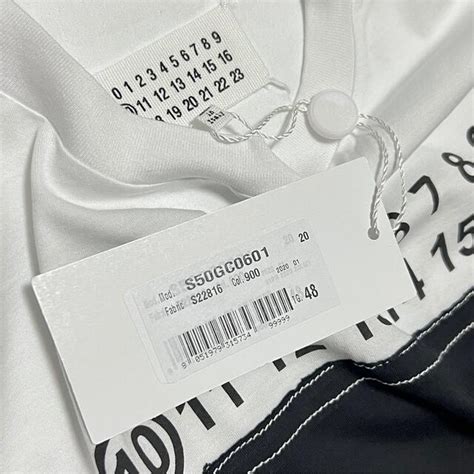 しています Maison Martin Margiela 新品 メゾンマルジェラ オーバーサイズ カレンダー ロゴ Tシャツ ナンバー T