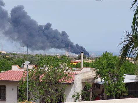 Siracusa Incendio Nella Zona Industriale Foto E Video