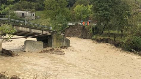 Allerta Meteo E Tempesta Ciaran In Italia Temporali E Vento Su Molte