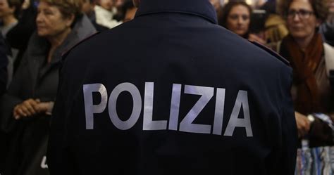 Un Altro Caso A Roma Poliziotto Di Spinaceto Positivo Al Coronavirus