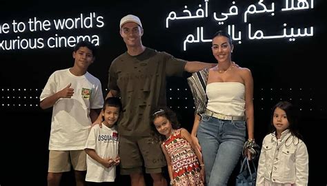 Cristiano Ronaldo Declara Se A Georgina Rodr Guez E Aos Filhos A