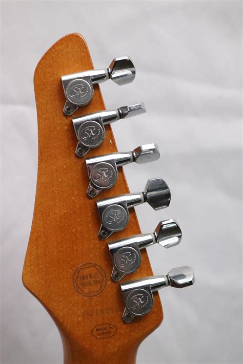 Includes Sx Vintage Series 6 String Electric Guitar And Casio Midi