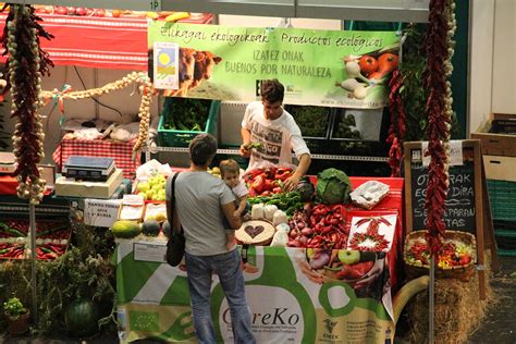 La feria de productos ecológicos BioCultura recibe en BEC a cerca de