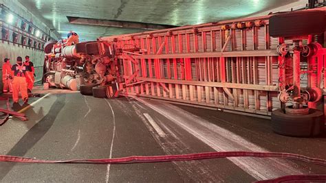 All Lanes Reopened On Northbound I 71 At Lytle Tunnel After Semi Truck