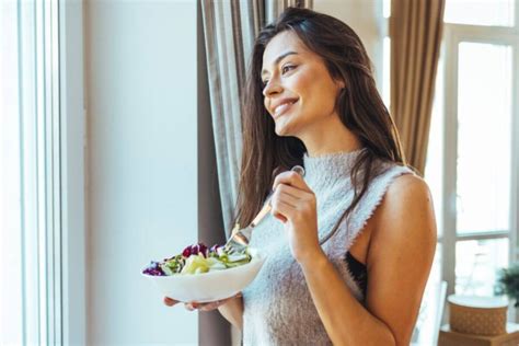 10 benefícios das saladas para saúde e como consumir corretamente