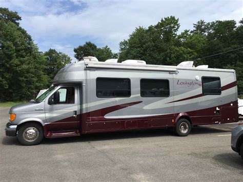 2007 Used Forest River LEXINGTON 300SS Class C In Massachusetts MA