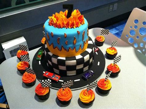 Pin By Maria Jose Pascual On Cumple Pedro 5 Hot Wheels In 2025 Hot Wheels Birthday Cake Race