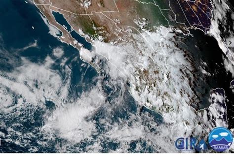 Tormenta Julio se degrada a depresión tropical a distancia de Baja