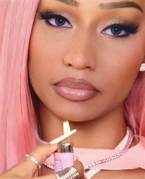 Pin By 𝕾𝖙 𝖄𝖆𝖆 On From ♾ To ♾♾♾♾ Nicki Minaj Pink Lipstick Nicki