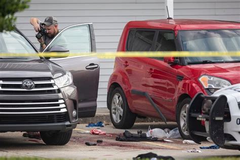 2 Mississippi Police Officers Killed Suspect Kills Herself In Bay St