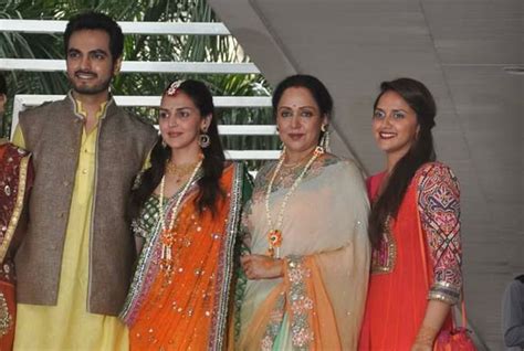 Entertainment World: Esha Deol Family