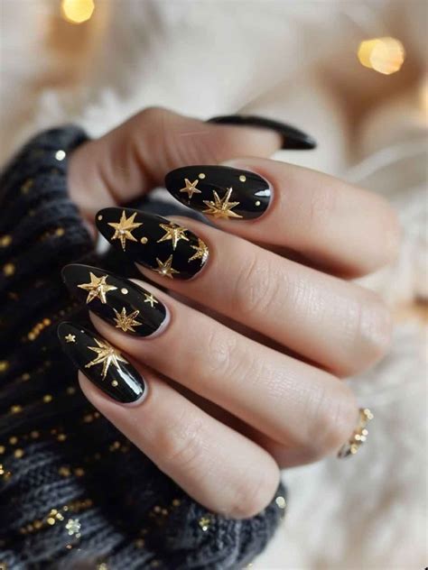 Gold and Black Nails Designs and Variations to Evoke Wealth and ...