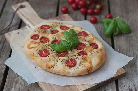 Focaccia Mit Mozzarella Und Tomaten Sweets And Lifestyle