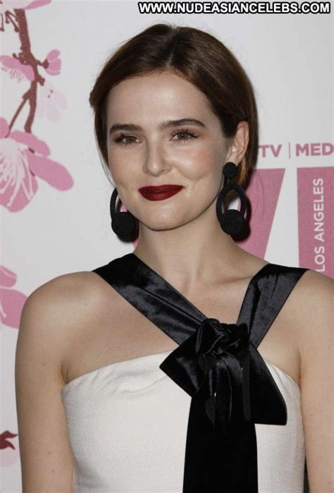 Zoey Deutch Beverly Hills Posing Hot Babe Beautiful Paparazzi Famous