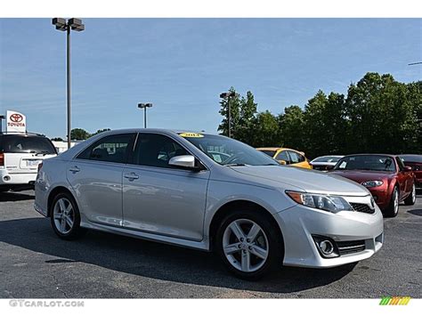 2014 Classic Silver Metallic Toyota Camry Se 113670228 Photo 2