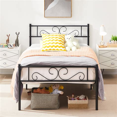 Trent Austin Design Kempst Metal Platform Bed Frame With Headboard And