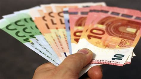 L Euro Continue De Reculer Face Au Dinar Ce Mercredi 9 Octobre Voyagerdz