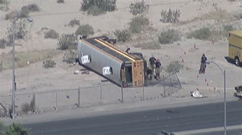 Las Vegas School Bus Crash Leaves 16 Students Hurt Car Driver Dead Cnn